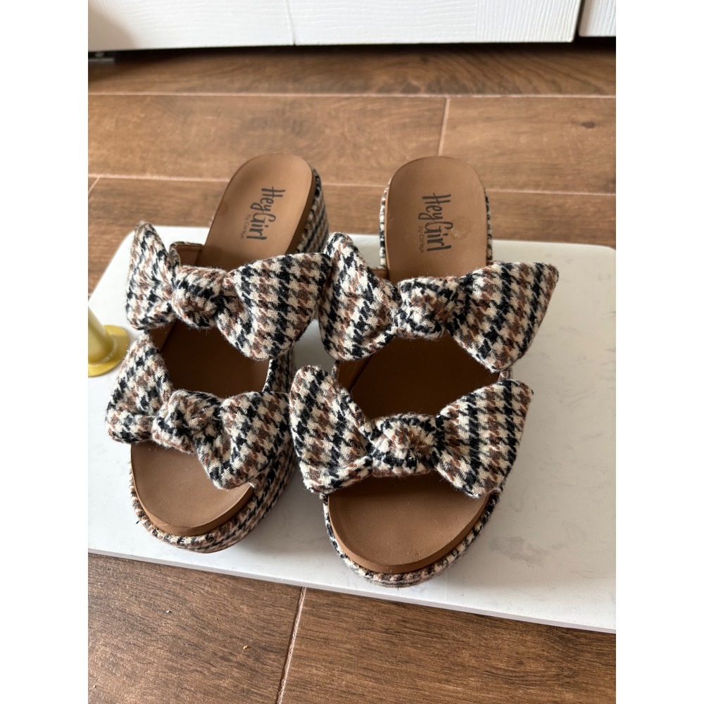 Hey Girl by Corkys Put A Bow On It Houndstooth Platform Bow Sandals Brown Size 7